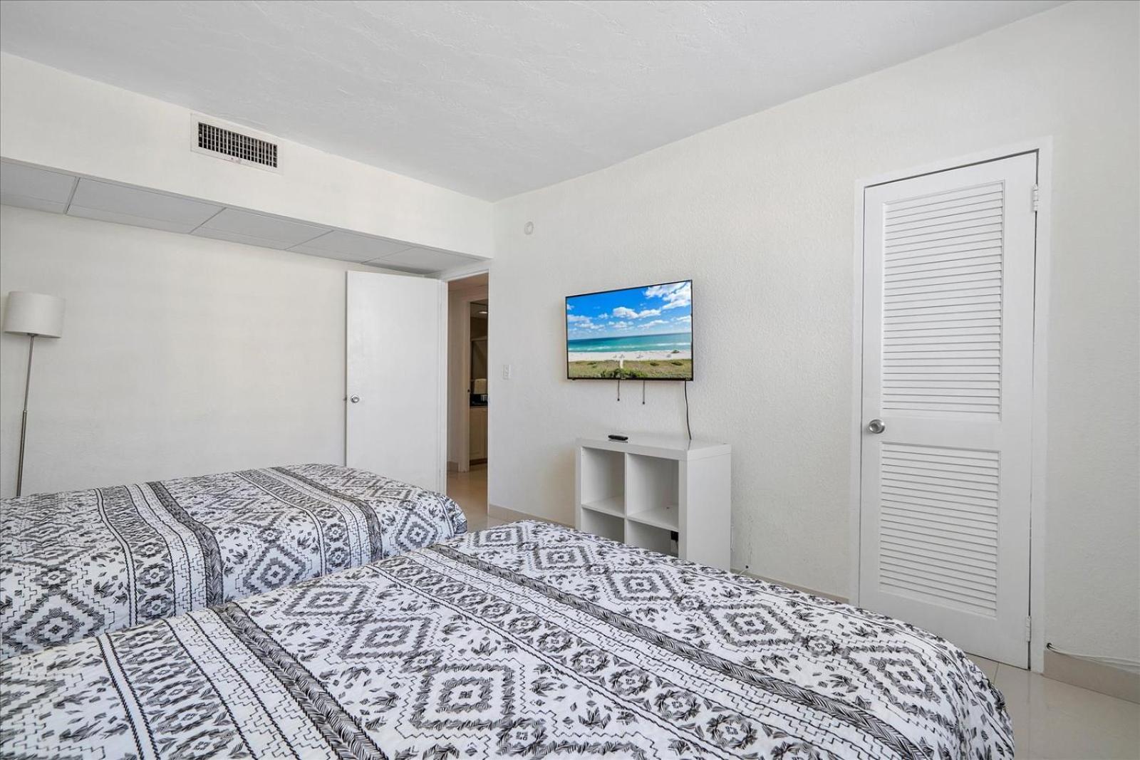 Beachfront 2 Bedroom At Tides Hollywood 8Th Floor Zewnętrze zdjęcie